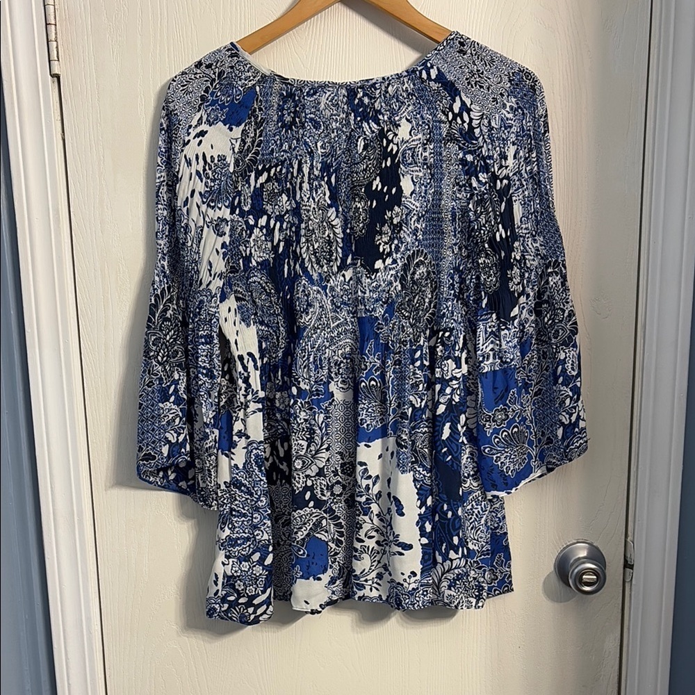 Spense Blue and White Relaxed Bell Sleeve Top - Picture 5 of 6